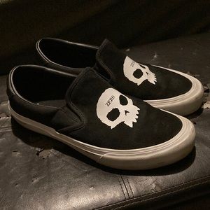 Straye Slip ons with Zero Brand Logo